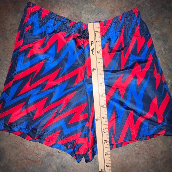 DSG Mens Woven Training Shorts XS Athletic Fit Elastic Waist Red & Blue Zigzag P - Picture 3 of 9